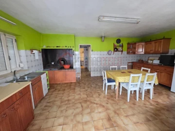 Moradia T3 para Venda em Atouguia da Baleia