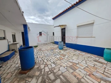 Moradia T3 para Venda em Atouguia da Baleia