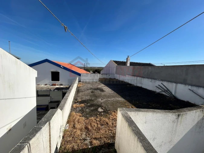 Moradia T3 para Venda em Atouguia da Baleia Foto 33