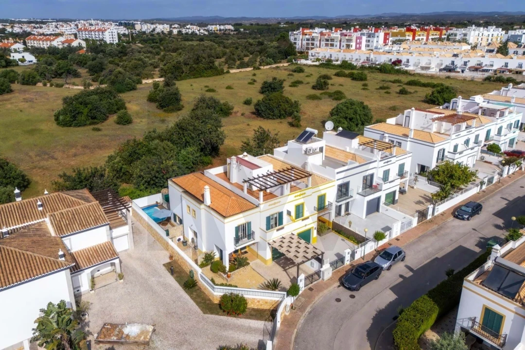 Moradia T4 para Venda em Tavira (Santa Maria e Santiago) Foto 9