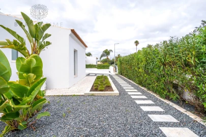 Moradia T4 para Venda em Quarteira