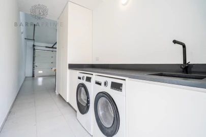 Moradia T4 para Venda em Quarteira