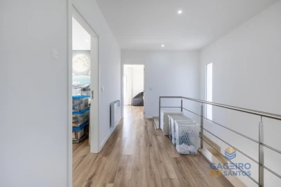 Moradia T4 para Venda em Tornada e Salir do Porto