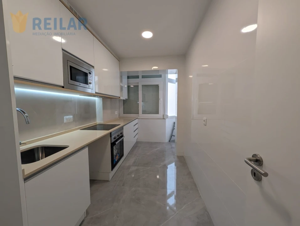 Apartamento T2 para Arrendamento em Moscavide e Portela Foto 1