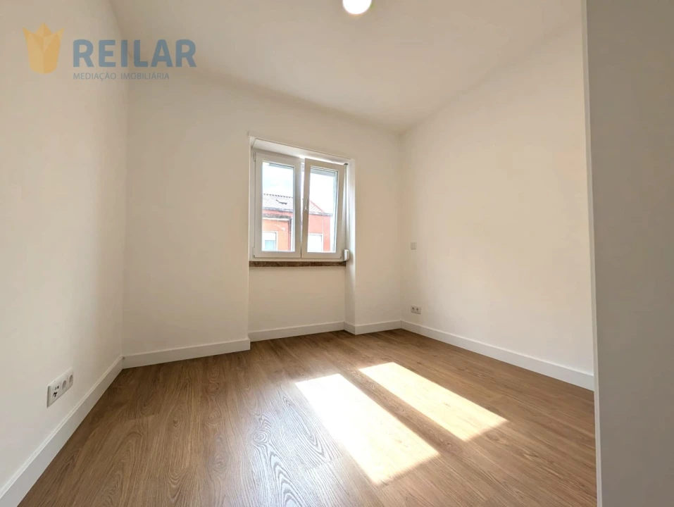 Apartamento T2 para Arrendamento em Moscavide e Portela Foto 13