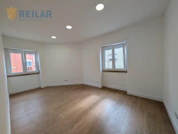 Apartamento T2 para Arrendamento em Moscavide e Portela