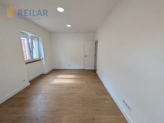 Apartamento T2 para Arrendamento em Moscavide e Portela Foto 2