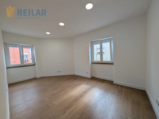Apartamento T2 para Arrendamento em Moscavide e Portela Foto 12