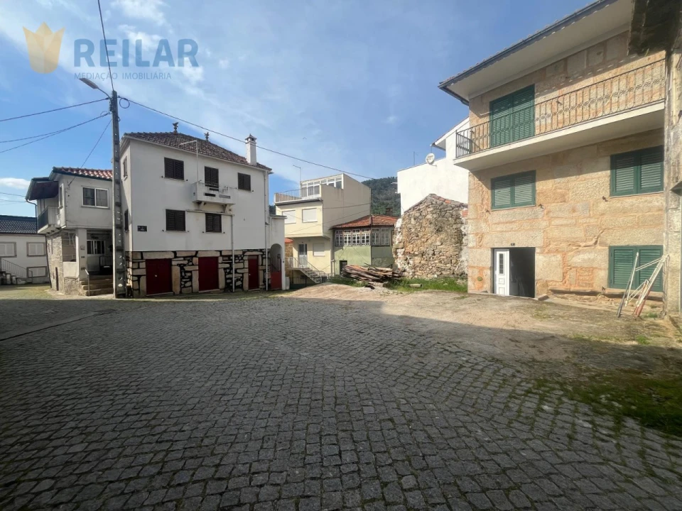 Moradia T3 para Venda em Longa Foto 1