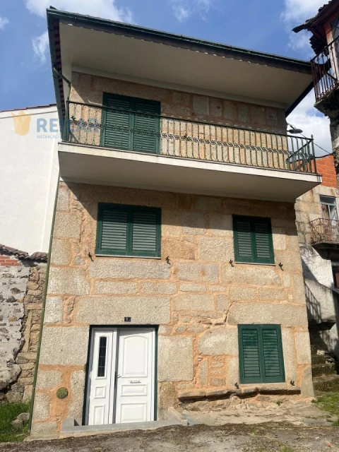Moradia T3 para Venda em Longa