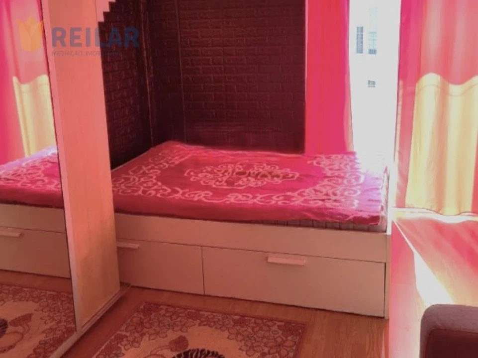 Apartamento T1 para Venda em Parque das Nações Foto 2