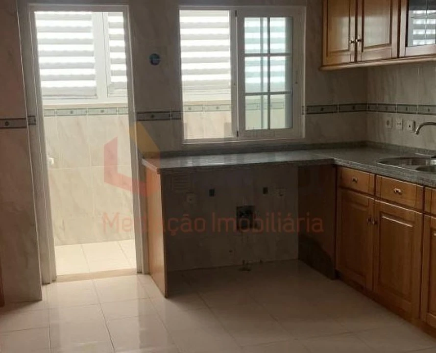 Apartamento T3 para Venda em Santa Maria do Castelo e Santiago e Santa Susana Foto 1