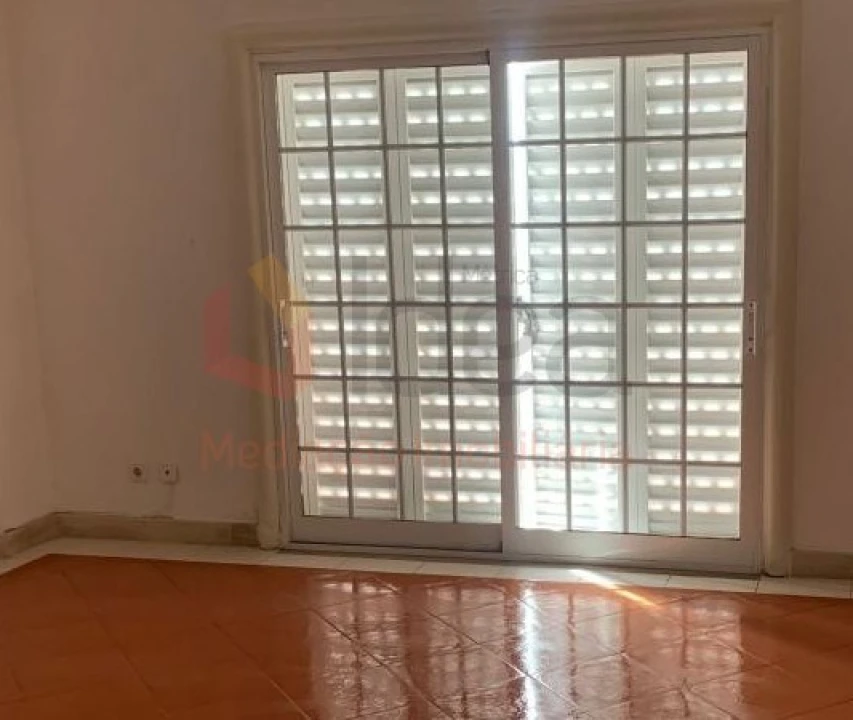 Apartamento T3 para Venda em Santa Maria do Castelo e Santiago e Santa Susana Foto 12