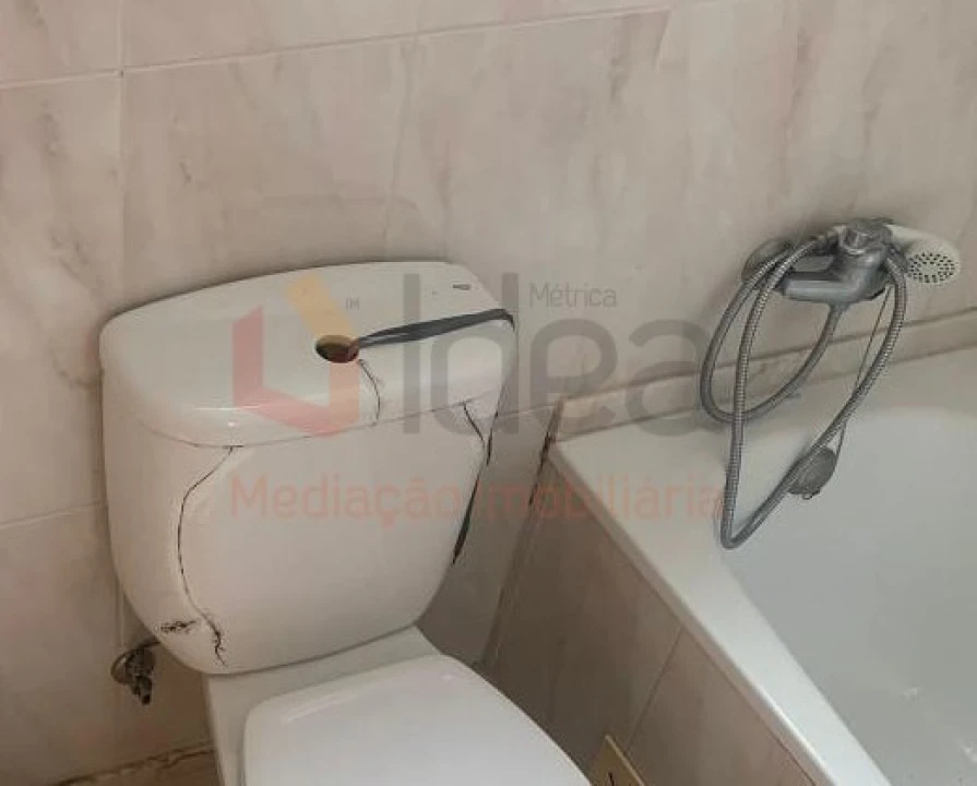 Apartamento T3 para Venda em Santa Maria do Castelo e Santiago e Santa Susana Foto 15