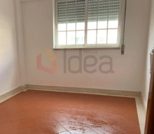Apartamento T3 para Venda em Santa Maria do Castelo e Santiago e Santa Susana