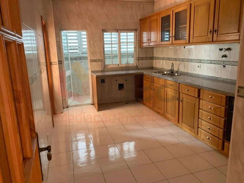 Apartamento T3 para Venda em Santa Maria do Castelo e Santiago e Santa Susana Foto 1