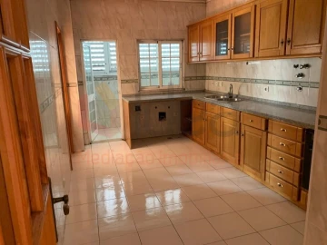 Apartamento T3 para Venda em Santa Maria do Castelo e Santiago e Santa Susana