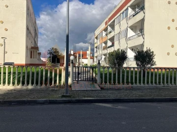 Apartamento T3 para Venda em Santa Maria do Castelo e Santiago e Santa Susana