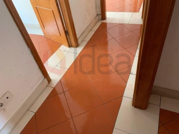 Apartamento T3 para Venda em Santa Maria do Castelo e Santiago e Santa Susana