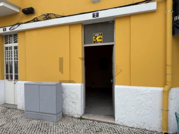Loja para Arrendamento em São Domingos de Benfica