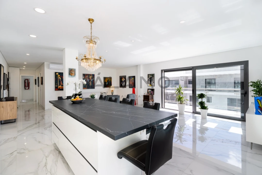 Apartamento T2 para Venda em Quarteira Foto 5