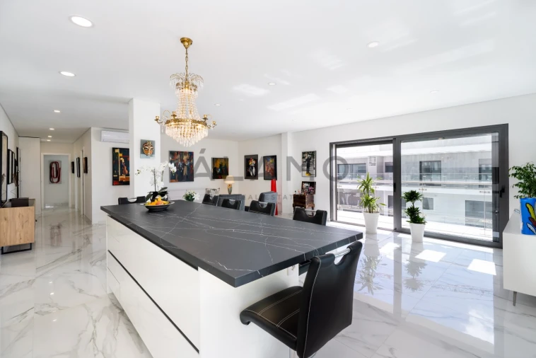 Apartamento T2 para Venda em Quarteira Foto 5