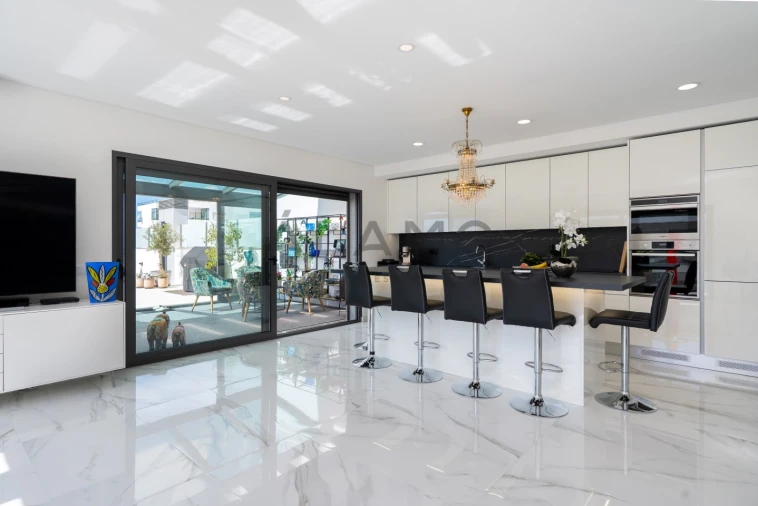 Apartamento T2 para Venda em Quarteira Foto 6