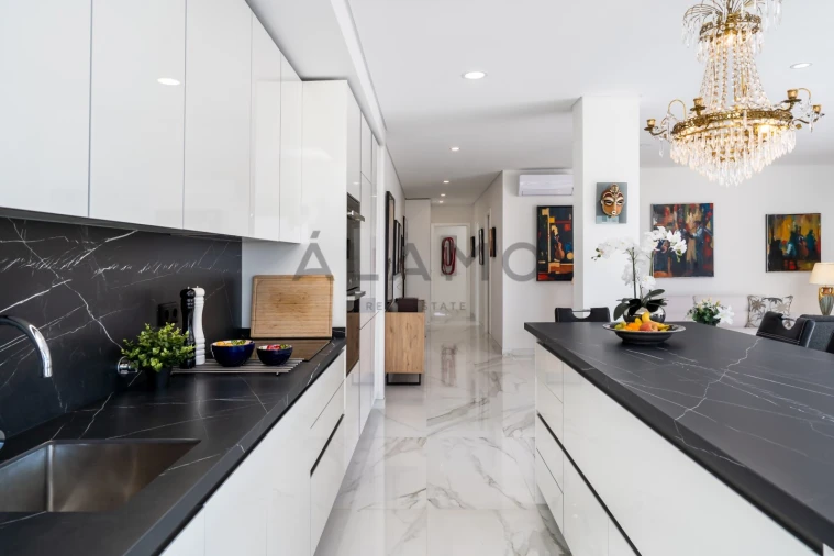 Apartamento T2 para Venda em Quarteira Foto 7