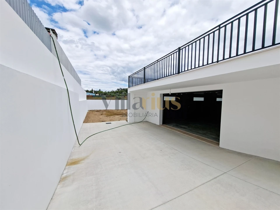 Moradia T3 para Venda em São Pedro de Tomar Foto 32