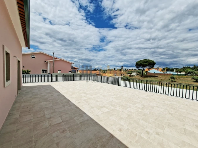 Moradia T3 para Venda em São Pedro de Tomar Foto 28