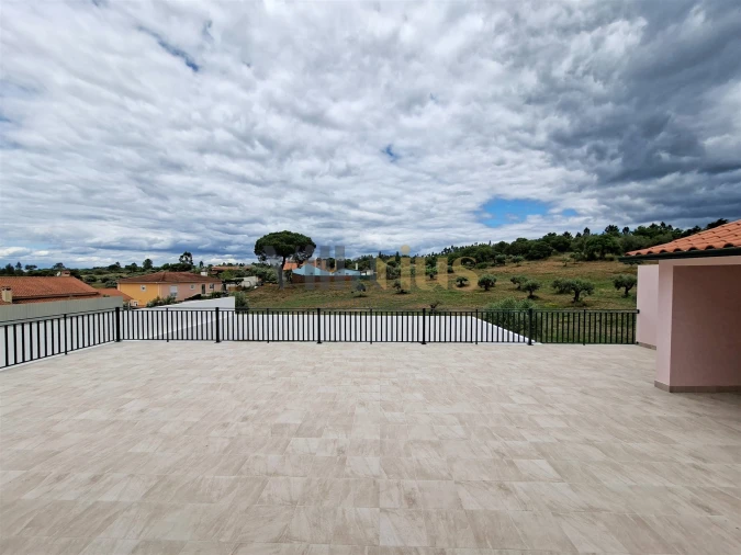Moradia T3 para Venda em São Pedro de Tomar Foto 25