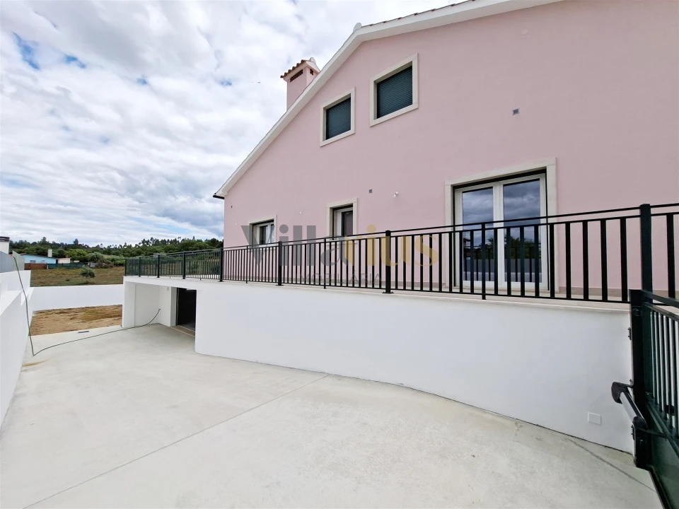 Moradia T3 para Venda em São Pedro de Tomar Foto 1