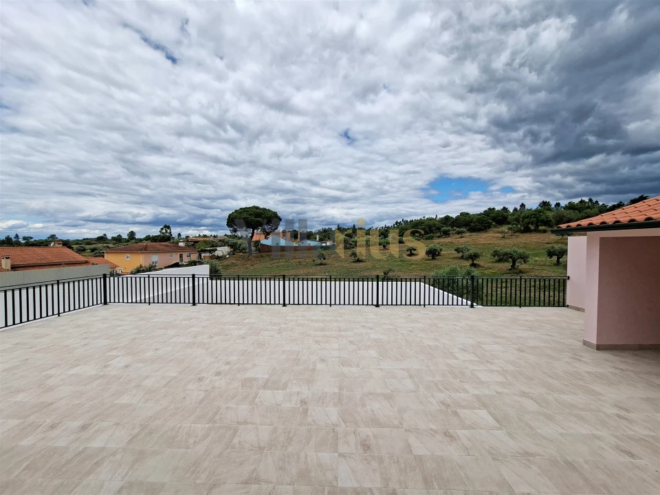 Moradia T3 para Venda em São Pedro de Tomar Foto 25