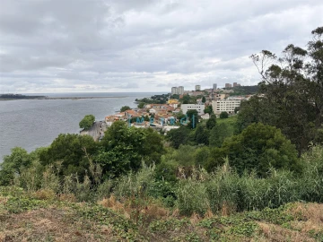 Moradia T0 para Venda em Lordelo do Ouro e Massarelos