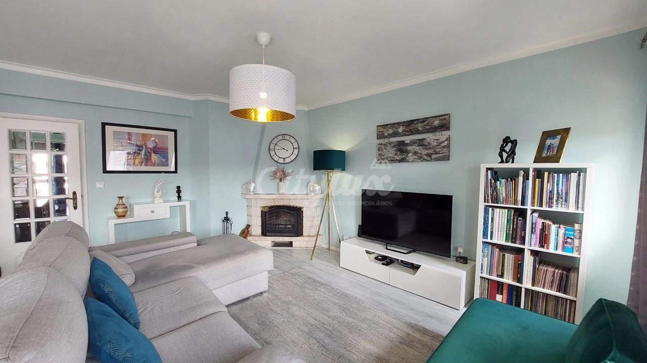 Apartamento T3 para Venda em Carnaxide e Queijas Foto 3