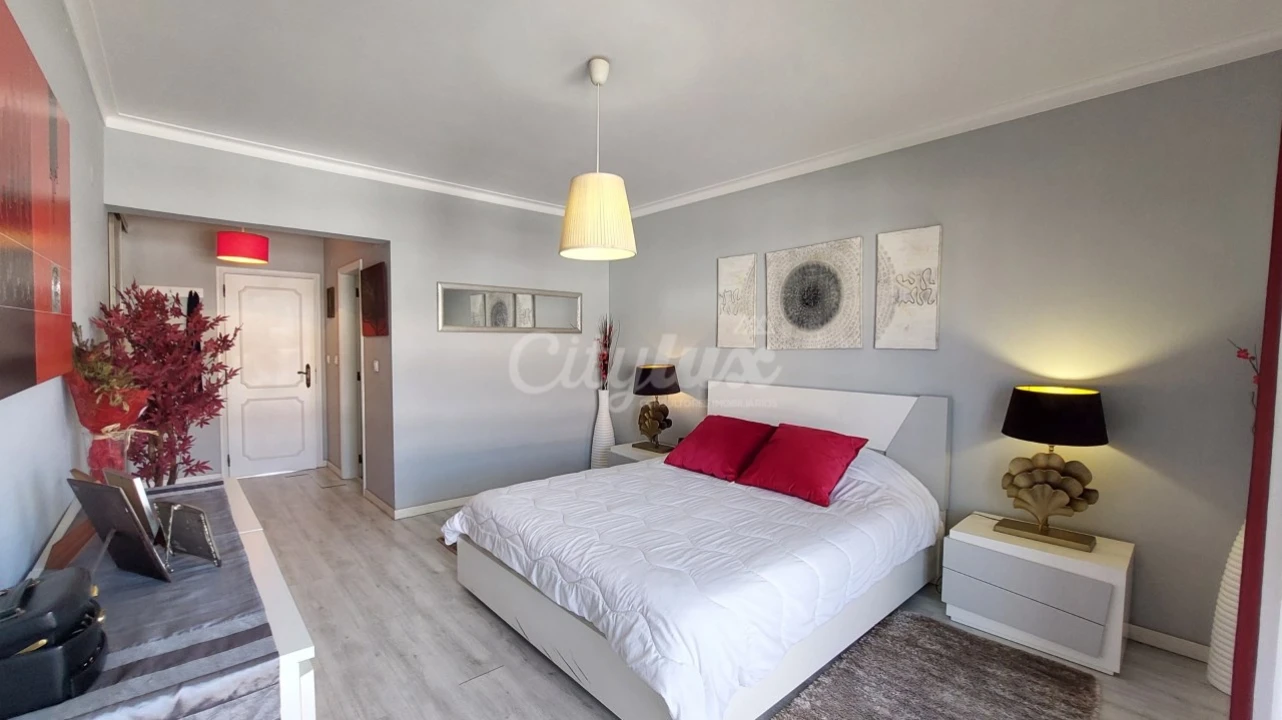 Apartamento T3 para Venda em Carnaxide e Queijas Foto 19
