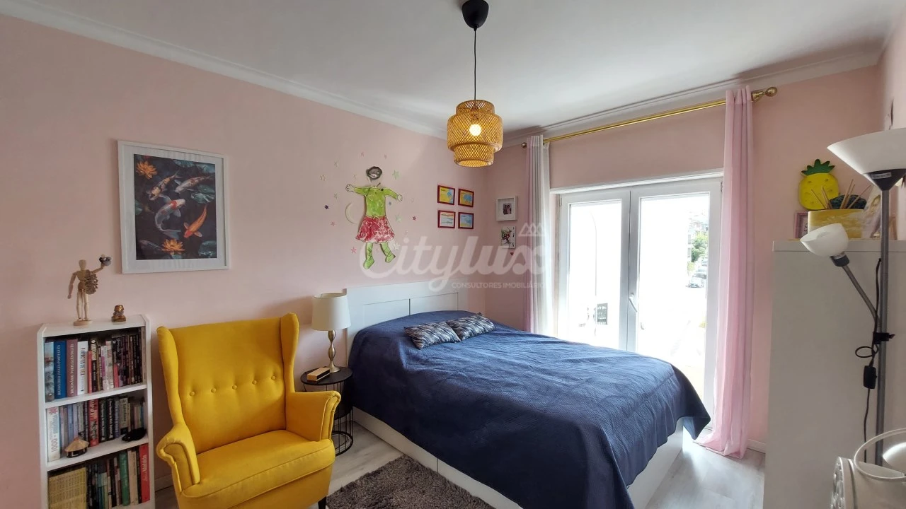 Apartamento T3 para Venda em Carnaxide e Queijas Foto 24