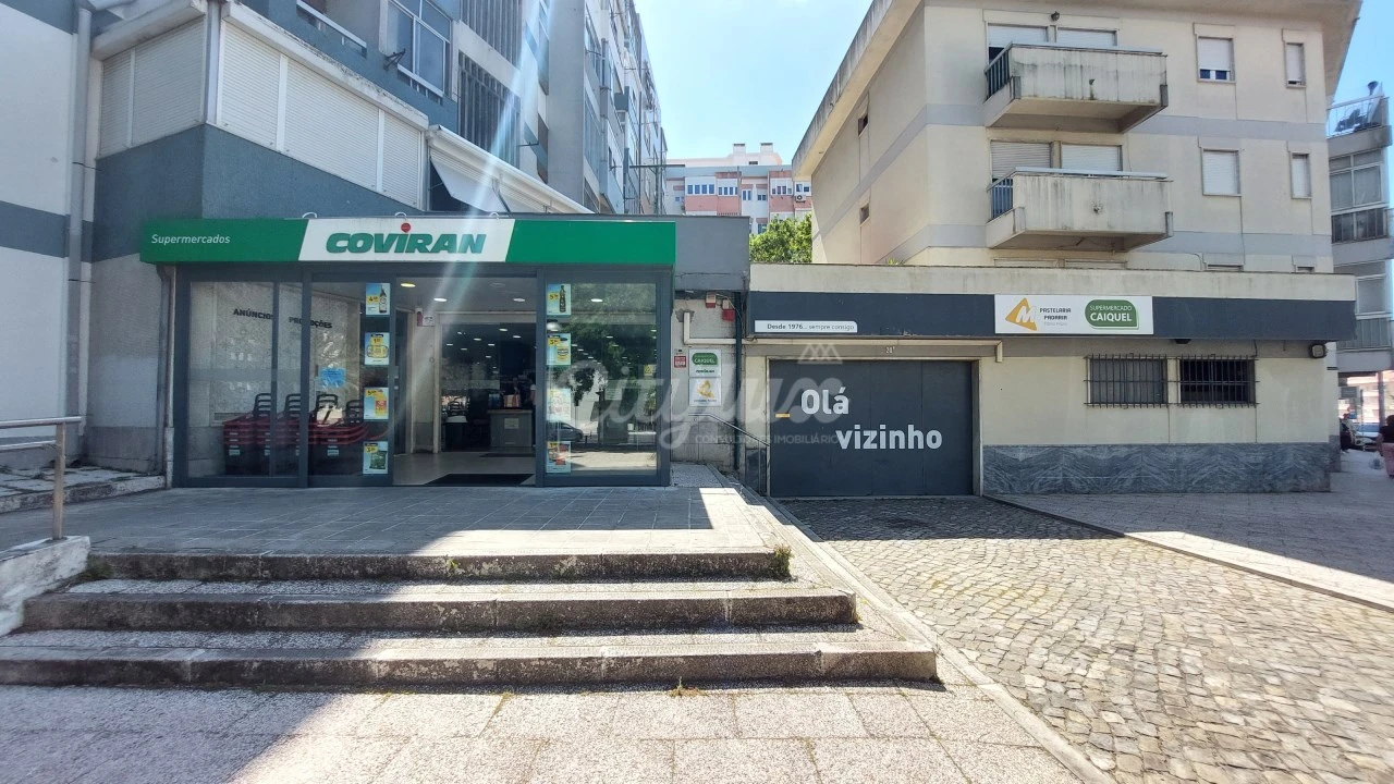 Apartamento T3 para Venda em Carnaxide e Queijas Foto 36