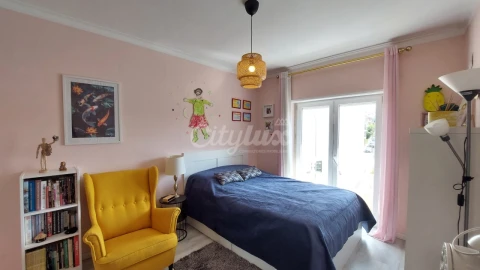 Apartamento T3 para Venda em Carnaxide e Queijas