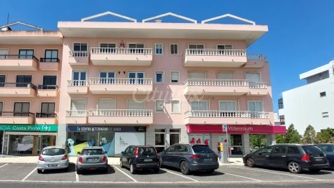 Apartamento T3 para Venda em Carnaxide e Queijas