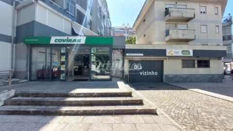 Apartamento T3 para Venda em Carnaxide e Queijas