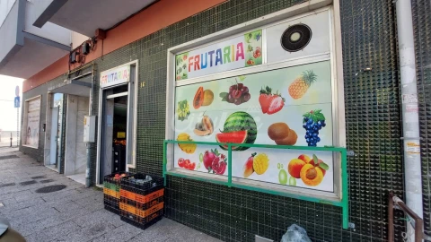 Apartamento T3 para Venda em Carnaxide e Queijas