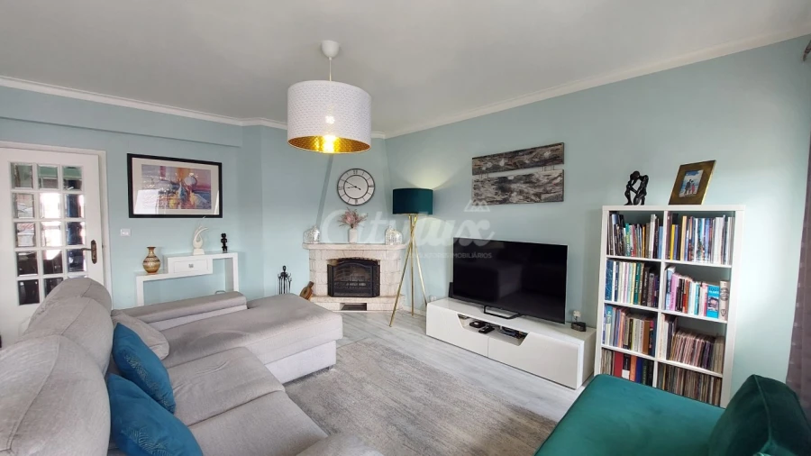 Apartamento T3 para Venda em Carnaxide e Queijas Foto 3