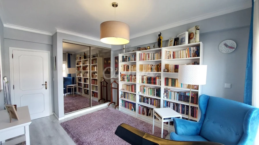Apartamento T3 para Venda em Carnaxide e Queijas Foto 12