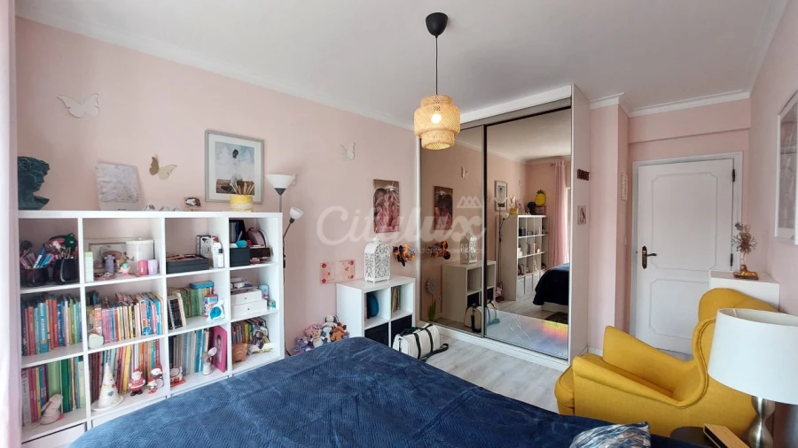 Apartamento T3 para Venda em Carnaxide e Queijas Foto 25
