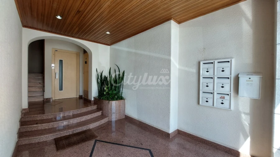 Apartamento T3 para Venda em Carnaxide e Queijas Foto 30