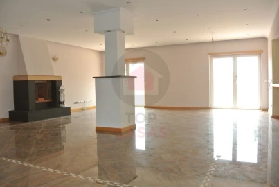 Moradia T4 para Venda em Tornada e Salir do Porto