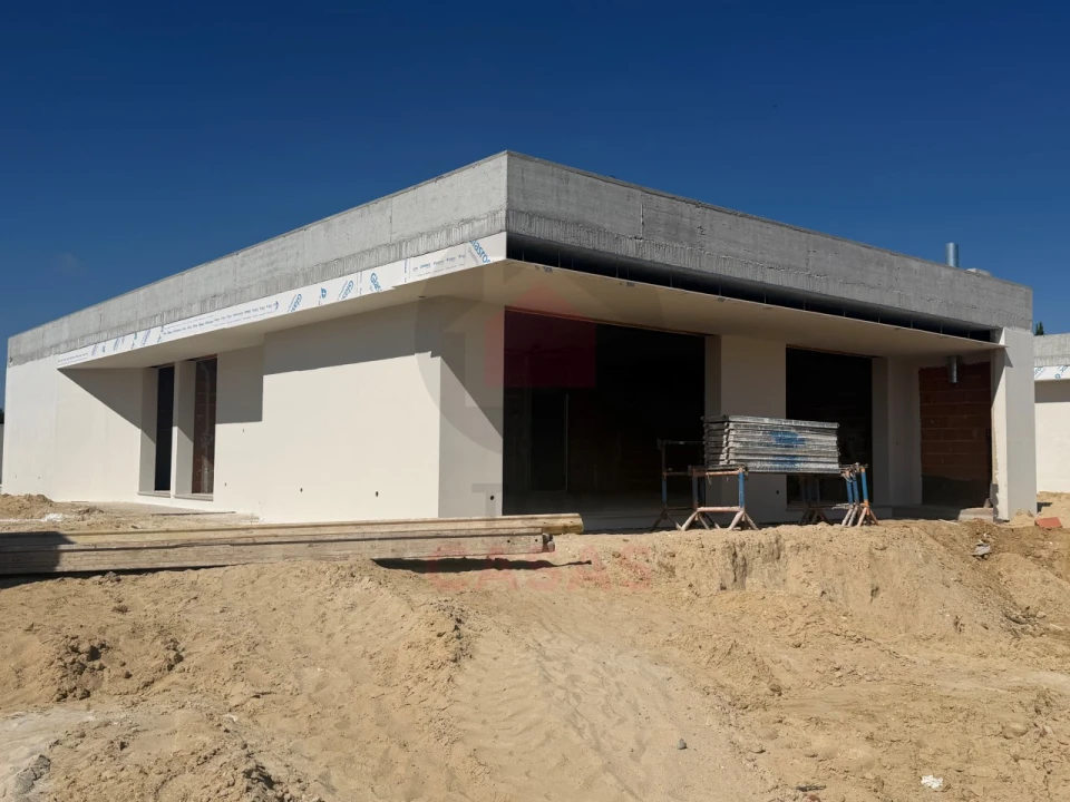 Moradia T3 para Venda em Santa Maria, São Pedro e Sobral da Lagoa Foto 1