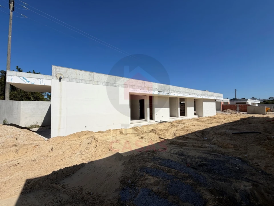 Moradia T3 para Venda em Santa Maria, São Pedro e Sobral da Lagoa Foto 2