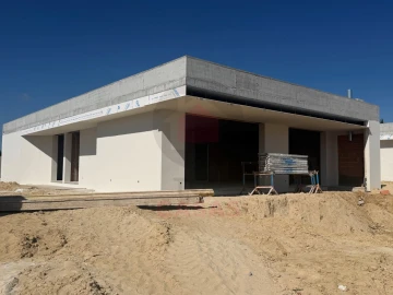 Moradia T3 para Venda em Santa Maria, São Pedro e Sobral da Lagoa